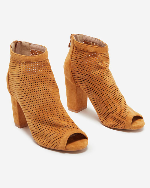 Жіночі світло-коричневі ажурні босоніжки на пошті Essgo-Footwear