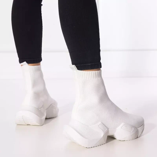 OUTLET Жіноче високе спортивне взуття White Gohi - Взуття