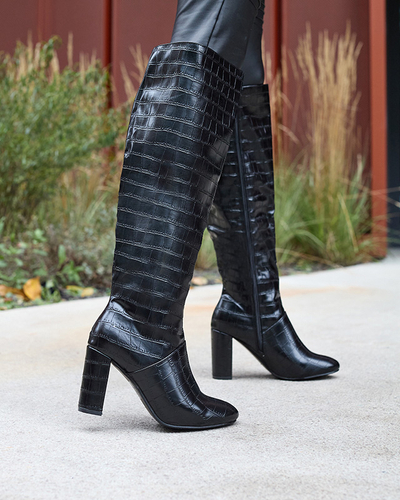 Dámské kozačky na jehlovém podpatku s reliéfem v černé barvě Mastiu- Obuv