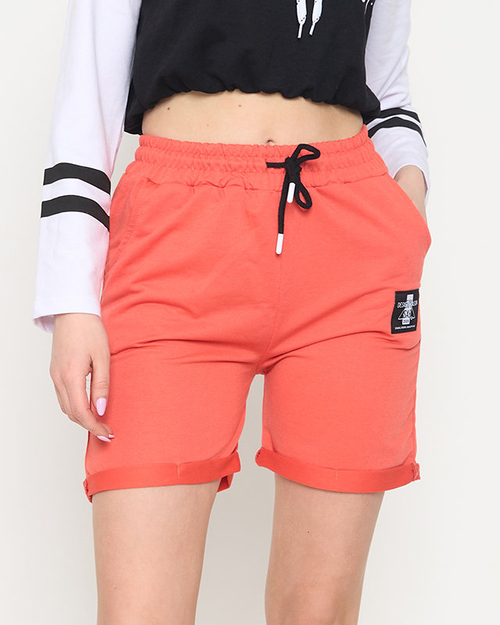Жіночі шорти вище коліна в кораловому кольорі