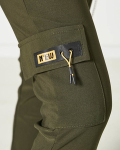 темно-зелений