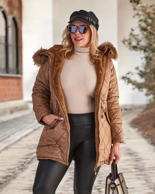 Жіноча стьобана куртка Royalfashion коричневого кольору