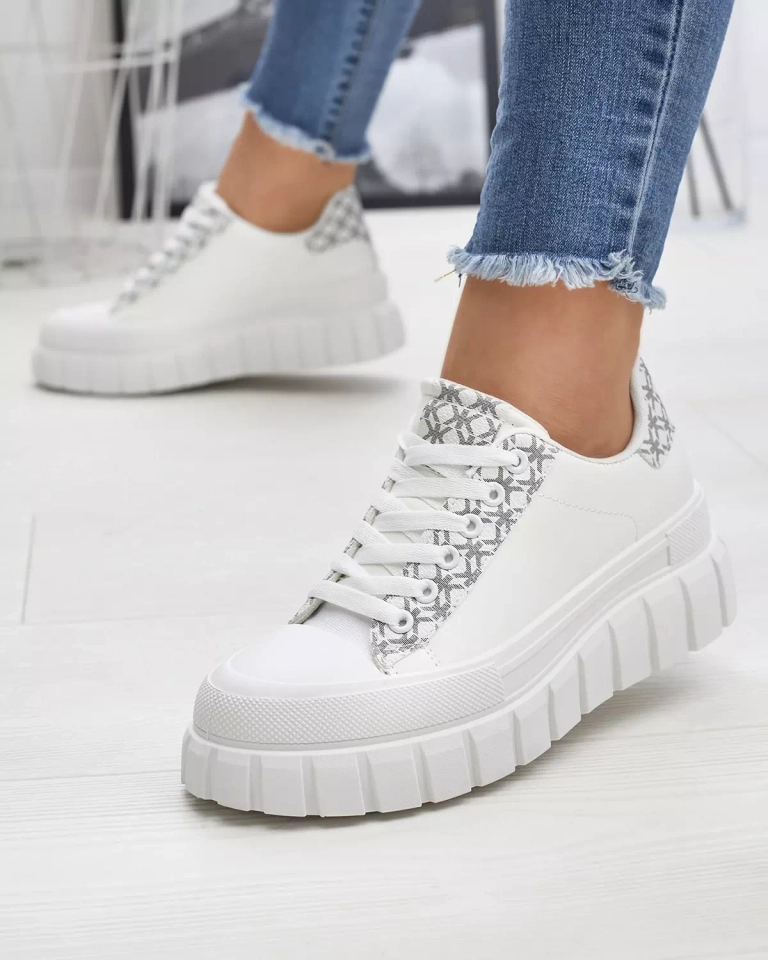 Ležérní dámská bílá sportovní obuv se vzorovanými vsadkami Leritic - Obuv