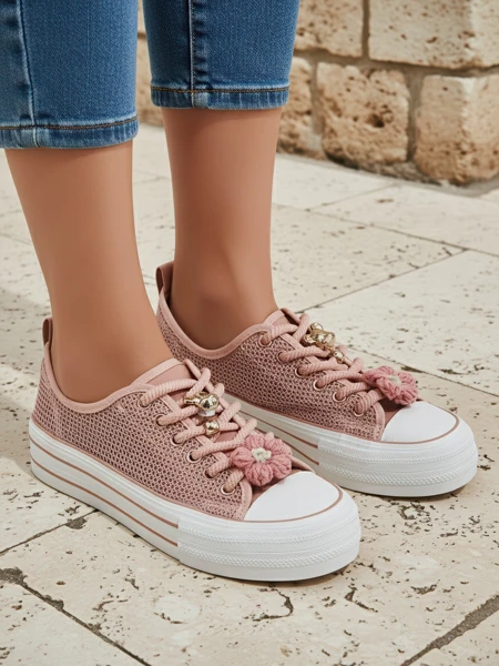 Royalfashion Dámské perforované tenisky s ozdobami Osdo