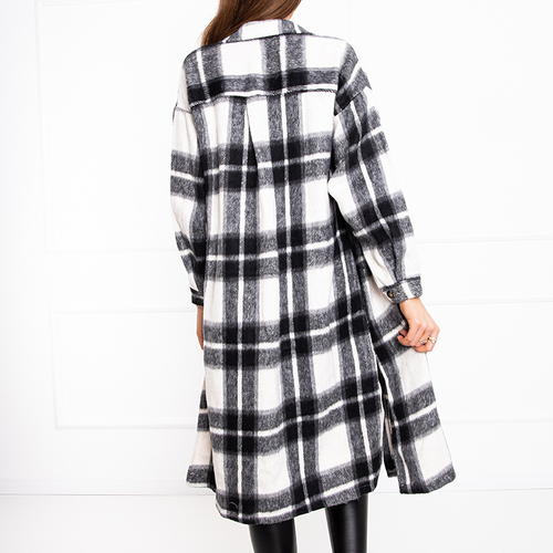 Чорна жіноча довга сорочка в клітинку