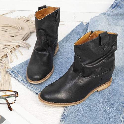 Чорні ковбойські черевики на каблуці клинової каблучки - Взуття 1