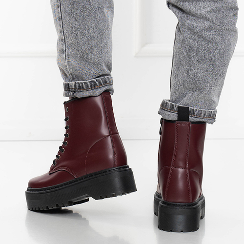 Бордові жіночі черевики на масивній підошві Lesya