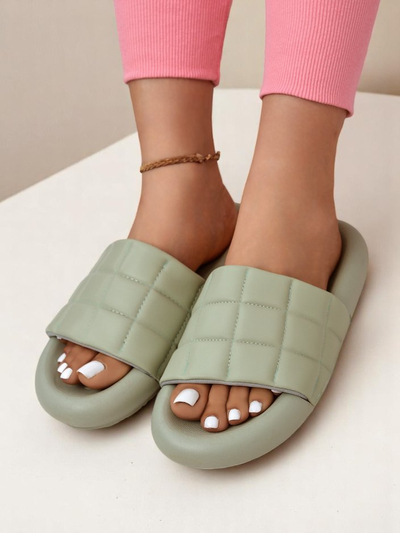 Royalfashion Жіночі шльопанці на плоскій підошві Quilt Walk