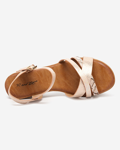 Світло-рожеві жіночі сандалі на танкетці Saline - Взуття