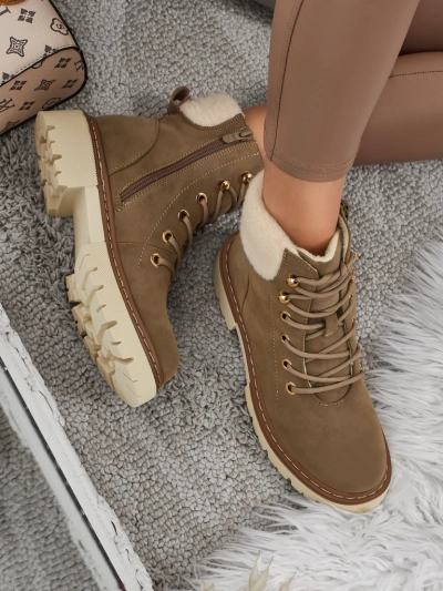 Dámské boty typu traper s kožíškem Tessara