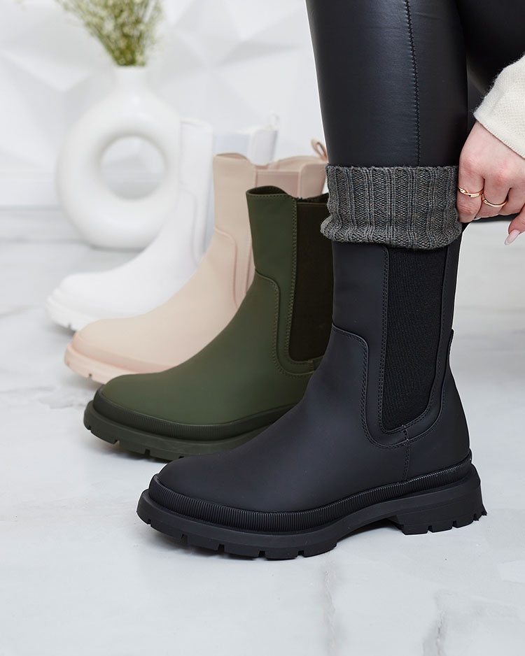 Royalfashion Černé matné dámské kozačky Ivajella