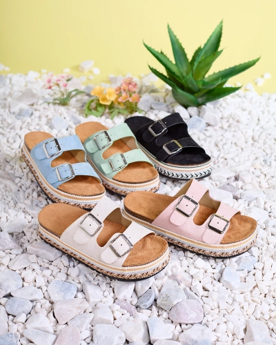 Жіночі шльопанці Royalfashion з пряжками світло-рожевого кольору Monna