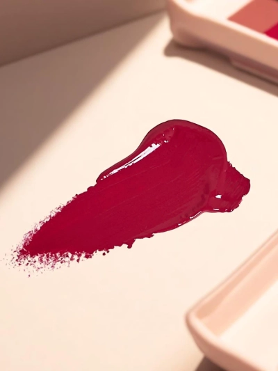 Rtěnka a čirý lesk na rty 2-v-1 Cherry Mocha