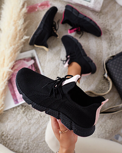 Чорні жіночі кросівки з рожевими вставками Bommgi