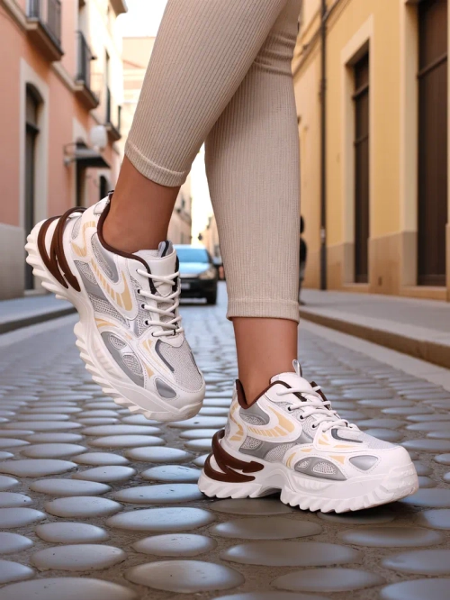 Royalfashion Жіночі лаковані кросівки Leysi