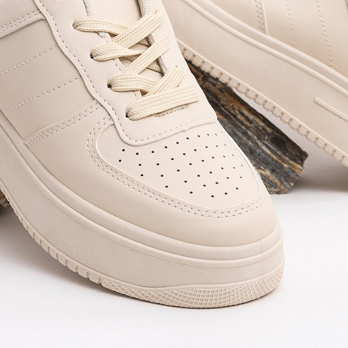 Бежеві жіночі кросівки на платформі Silvina