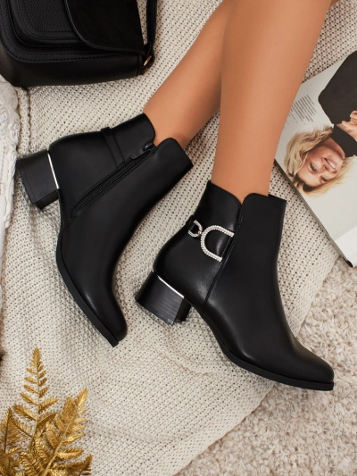 Dámské kotníkové boty z eko kůže s motýlky Bravelle