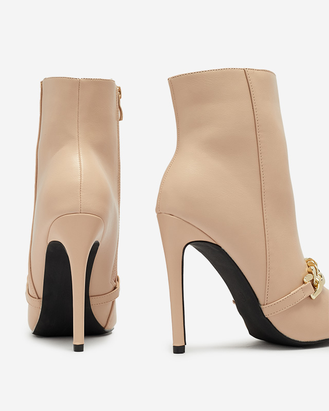 Béžové kozačky na jehlovém podpatku zdobené řetízkem Rittle- Obuv