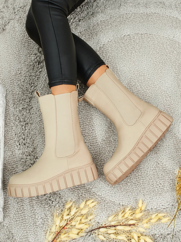 Vyšší dámské kotníkové boty z eko kůže Livora