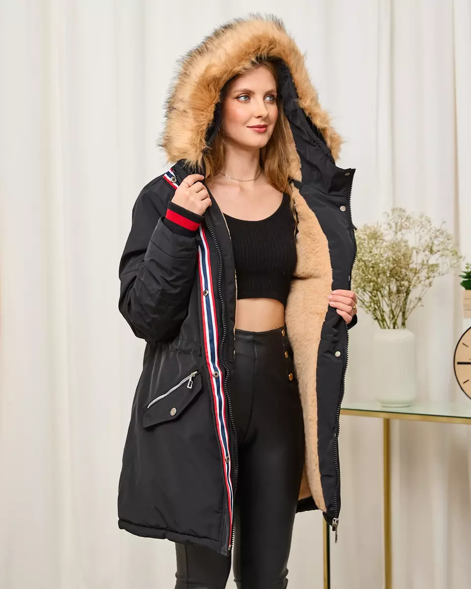 Жіноча зимова куртка чорна з еластичною талією - Одяг