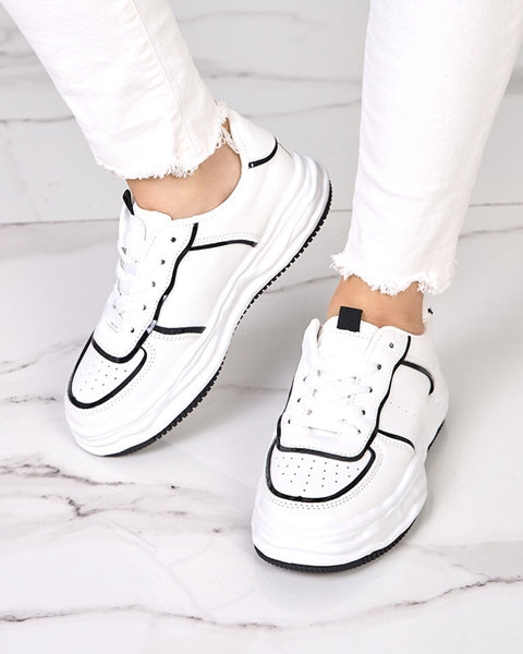 Білі жіночі кросівки з вставками Pinero