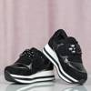 Чорне спортивне взуття на платформі Celassema - Взуття 1