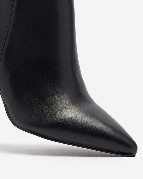 Чорні жіночі черевики, декоровані шипами Sertika - Взуття
