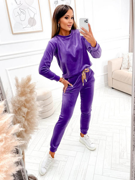 Фіолетовий жіночий велюровий спортивний комплект із золотою нашивкою - Одяг