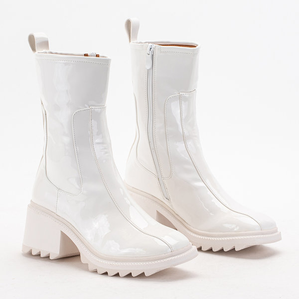 OUTLET Білі жіночі черевики на широкій халяві Grifis - Взуття
