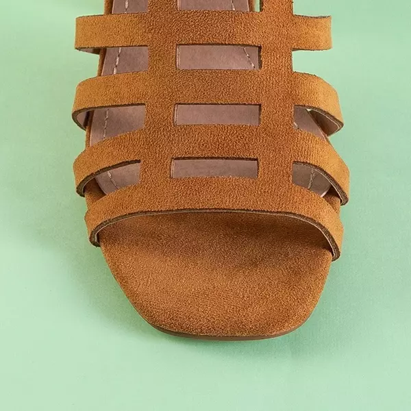 OUTLET Світло-коричневі жіночі сандалі в смужку на посту Сіма - Взуття