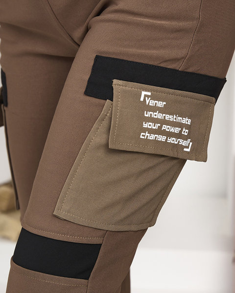 Утеплені жіночі штани карго з написом коричневого кольору - Одяг
