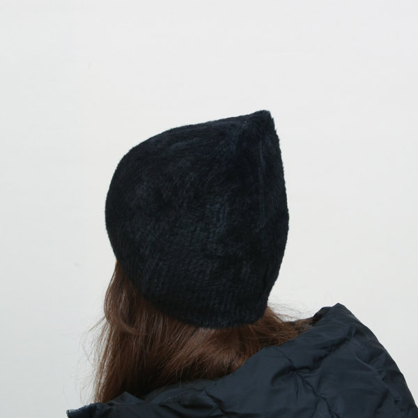 Жіноча чорна хутряна шапка - Аксесуари