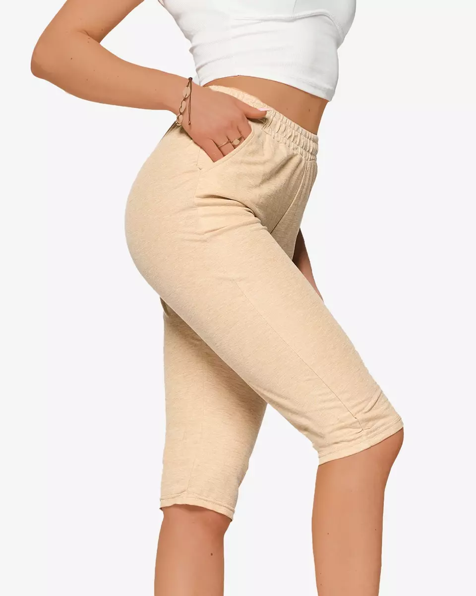Жіночі шорти з тканини довжиною 3/4 бежевого кольору PLUS SIZE- Одяг